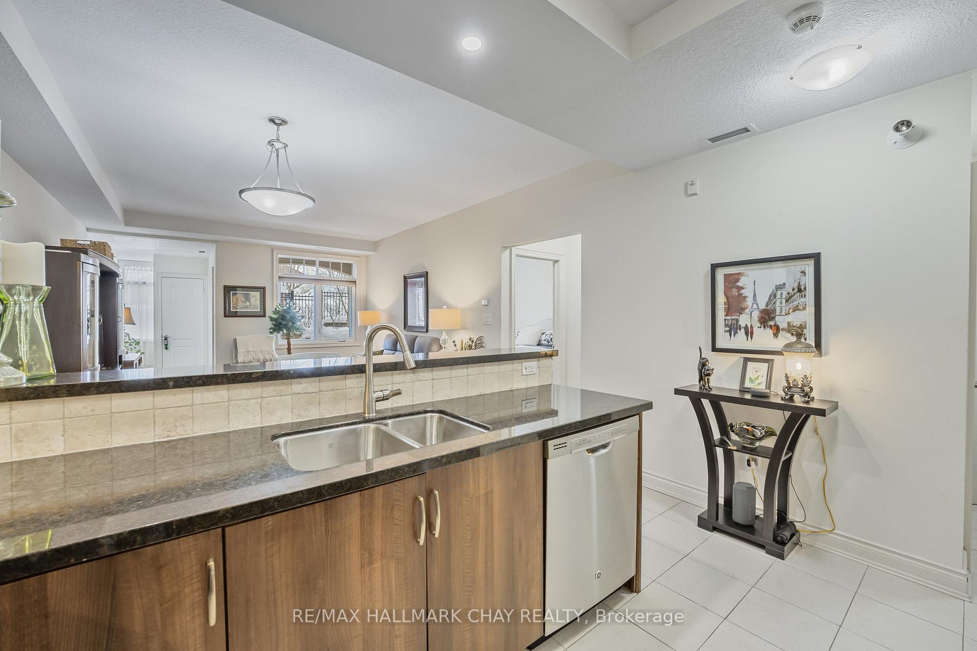 Photo 11 of Unit 103, 2 Briar Hill Heights, New Tecumseth, Rural New Tecumseth — HOMEH
