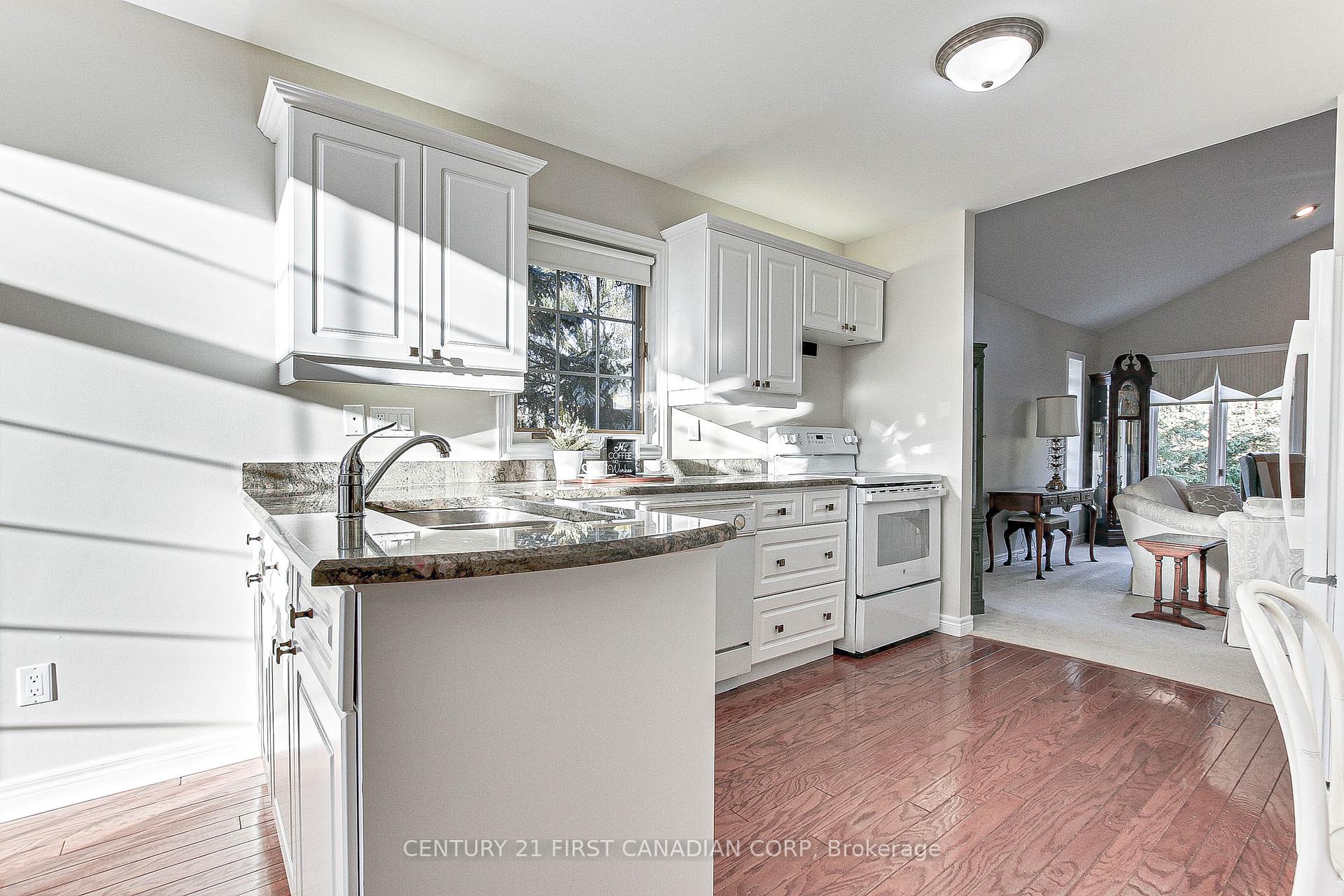 Photo 5 of 307 Metcalfe Street E, Strathroy-Caradoc, NE — HOMEH