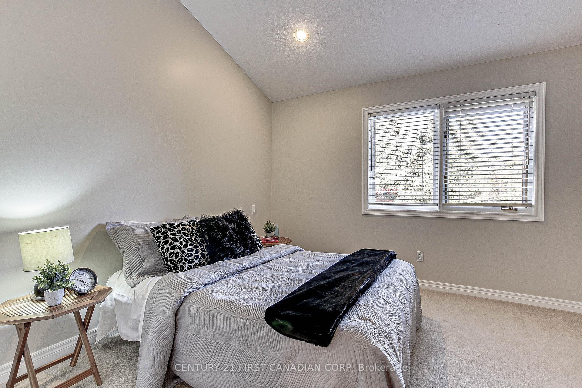 Photo 18 of 307 Metcalfe Street E, Strathroy-Caradoc, NE — HOMEH