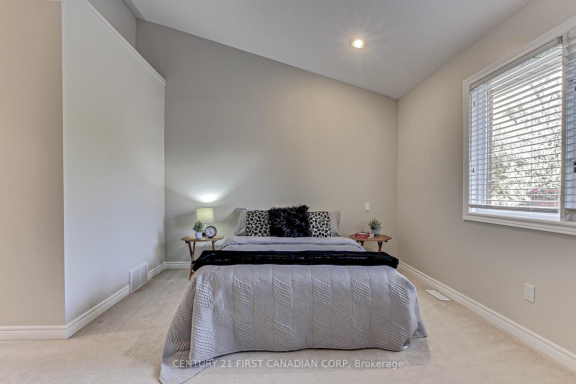 Photo 19 of 307 Metcalfe Street E, Strathroy-Caradoc, NE — HOMEH