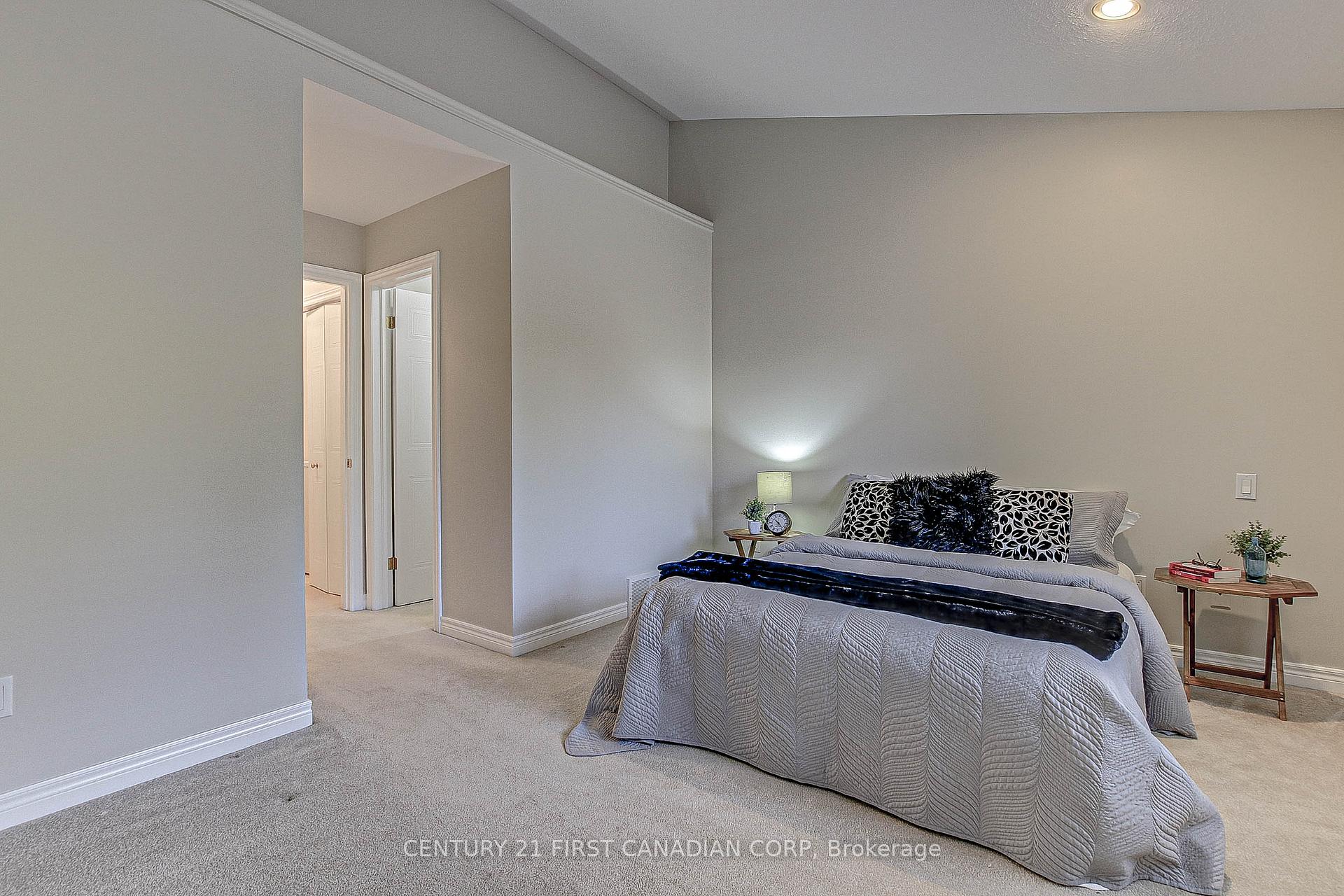 Photo 20 of 307 Metcalfe Street E, Strathroy-Caradoc, NE — HOMEH