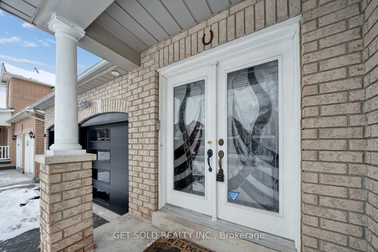 Photo 2 of 33 Tideland Drive, Brampton, Fletcher's Meadow — HOMEH