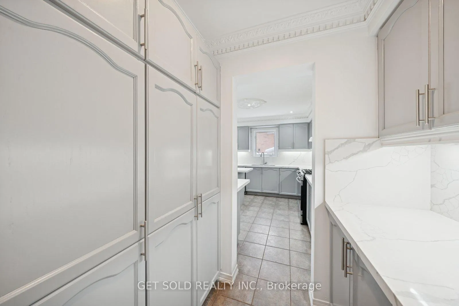 Photo 8 of 33 Tideland Drive, Brampton, Fletcher's Meadow — HOMEH