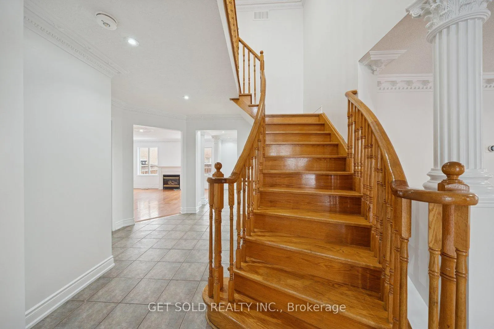 Photo 13 of 33 Tideland Drive, Brampton, Fletcher's Meadow — HOMEH