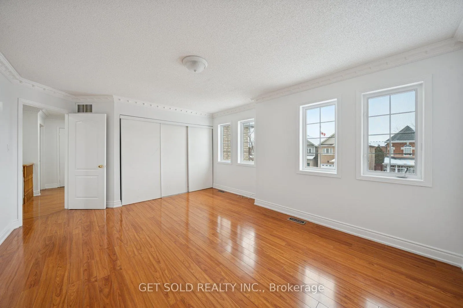 Photo 19 of 33 Tideland Drive, Brampton, Fletcher's Meadow — HOMEH
