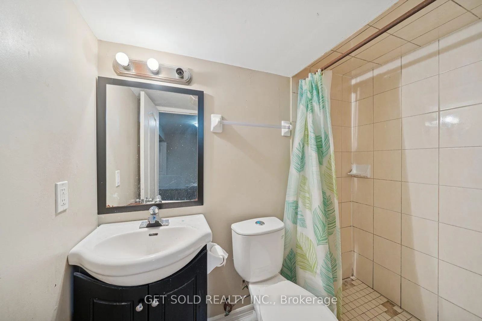 Photo 31 of 33 Tideland Drive, Brampton, Fletcher's Meadow — HOMEH