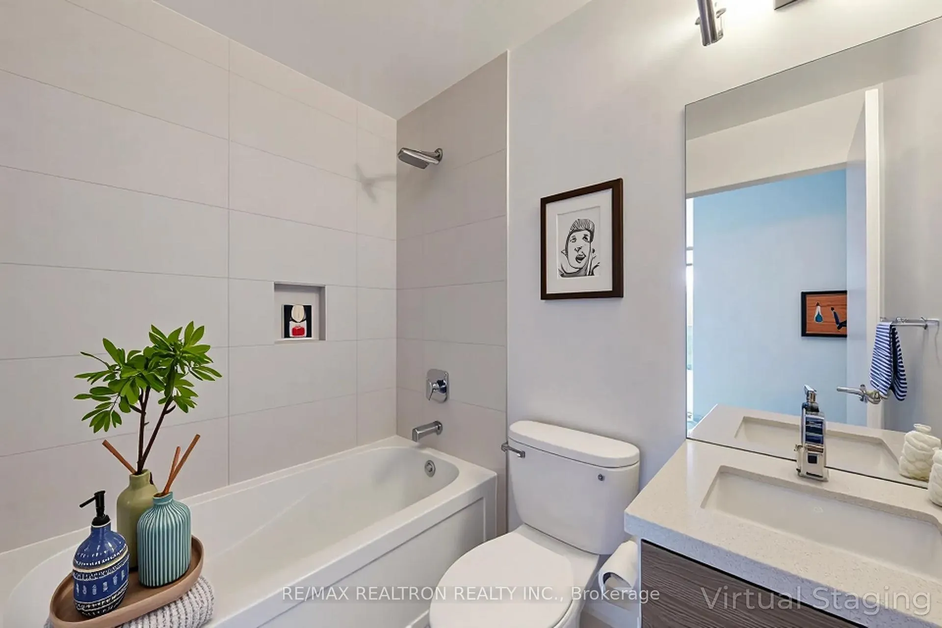 Photo 7 of Unit 1602, 8 Eglinton Avenue E, Toronto, Mount Pleasant West — HOMEH