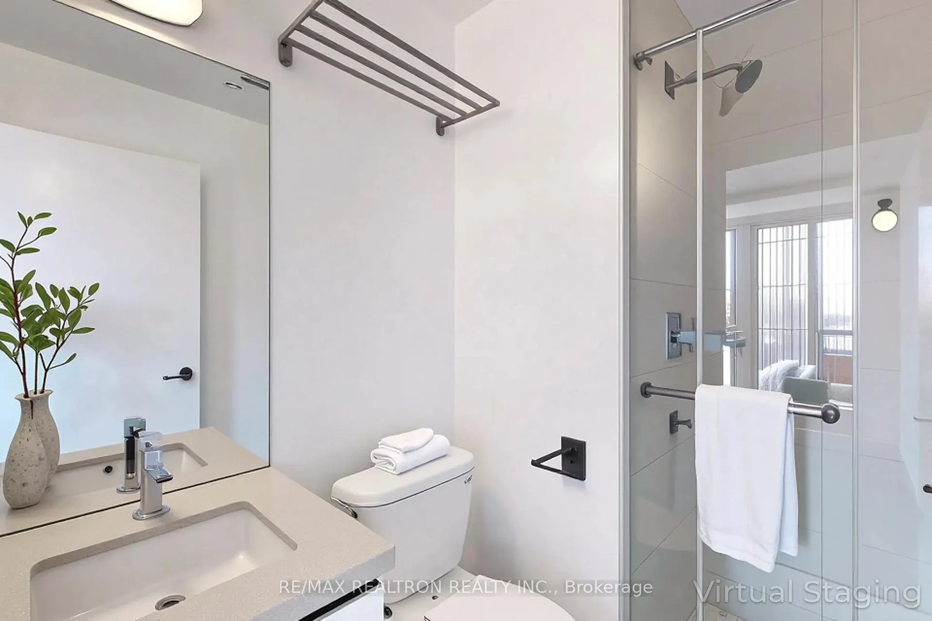 Photo 8 of Unit 1602, 8 Eglinton Avenue E, Toronto, Mount Pleasant West — HOMEH