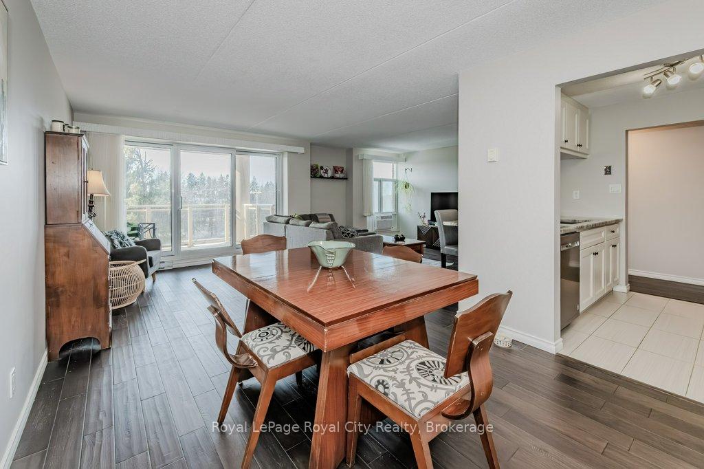 Photo 2 of Unit 503, 8 Christopher Court, Guelph, Kortright West — HOMEH