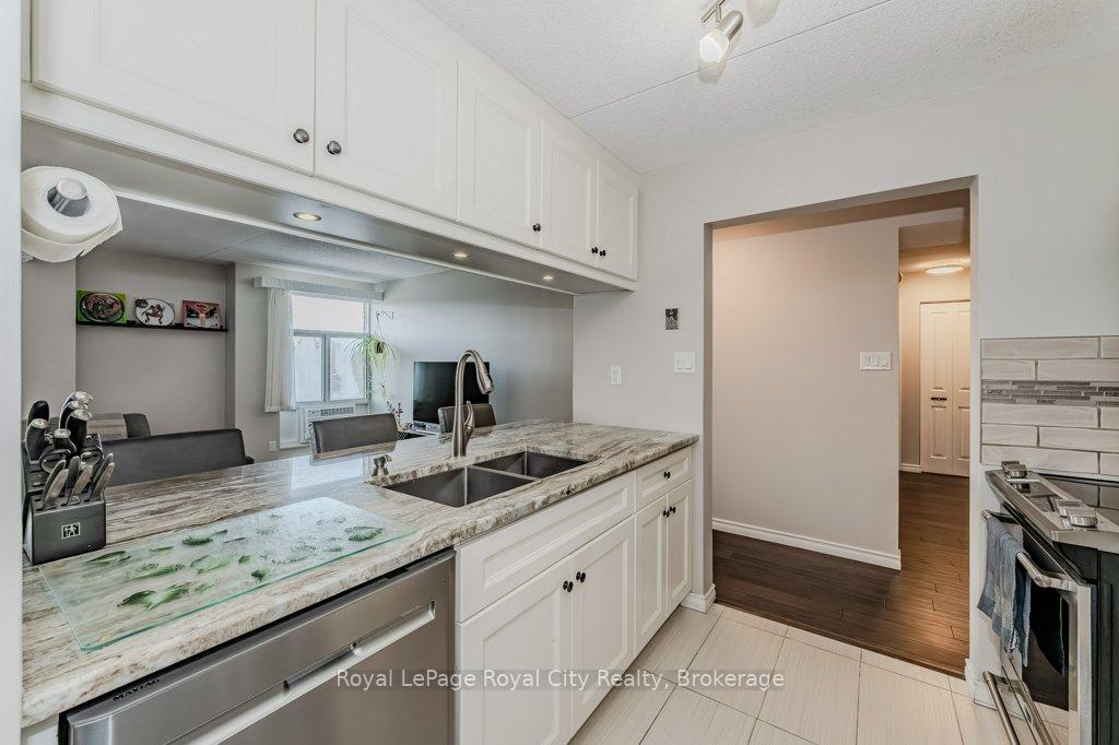 Photo 4 of Unit 503, 8 Christopher Court, Guelph, Kortright West — HOMEH
