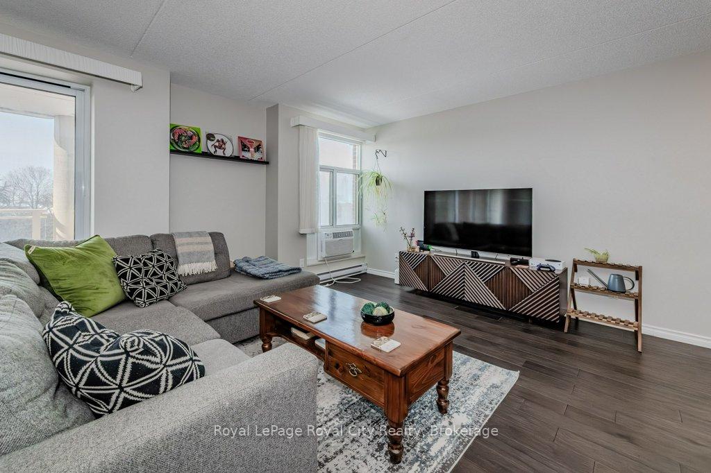 Photo 11 of Unit 503, 8 Christopher Court, Guelph, Kortright West — HOMEH