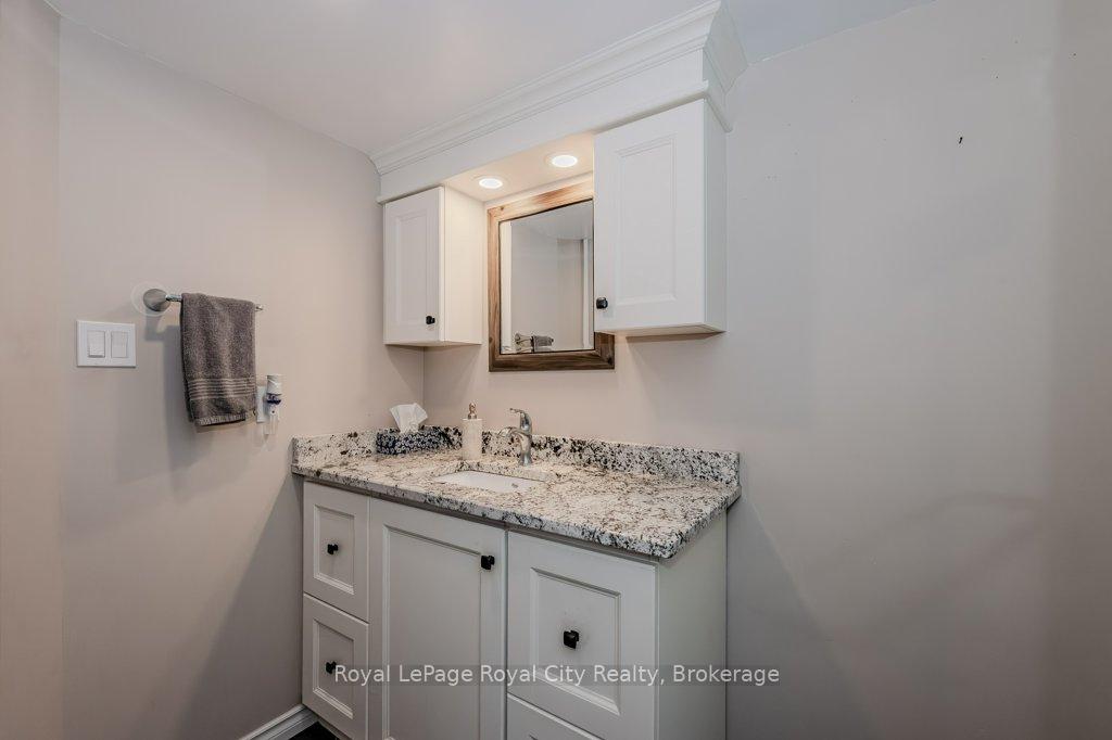 Photo 15 of Unit 503, 8 Christopher Court, Guelph, Kortright West — HOMEH