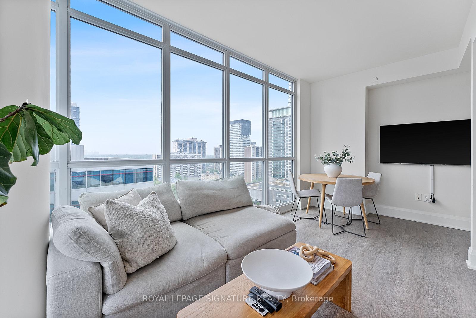 Photo 4 of Unit 1505, 30 Roehampton Avenue, Toronto, Mount Pleasant West — HOMEH