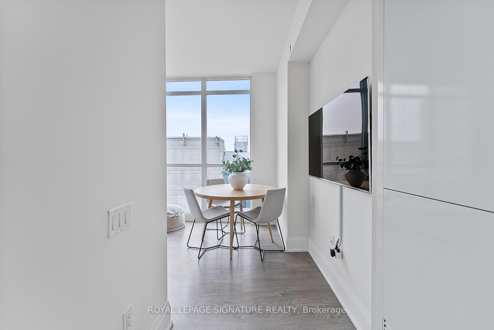 Photo 8 of Unit 1505, 30 Roehampton Avenue, Toronto, Mount Pleasant West — HOMEH