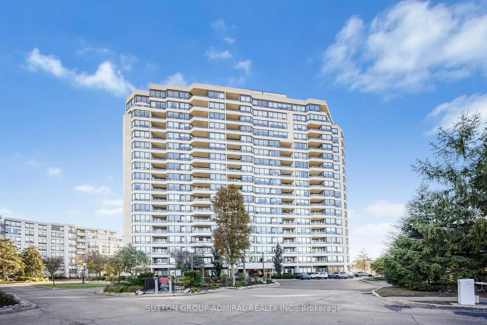 Front of Unit 1402, 343 Clark Avenue W