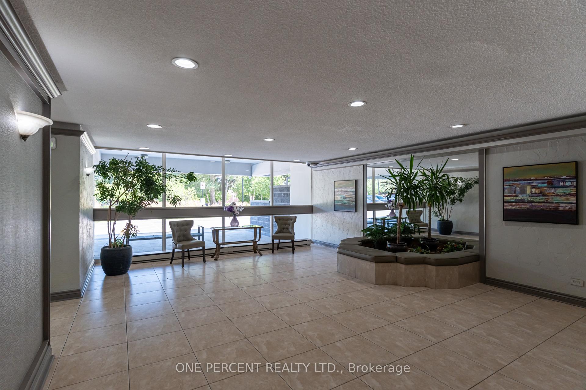 Photo 3 of Unit 409, 80 Inverlochy Boulevard, Markham, Royal Orchard — HOMEH
