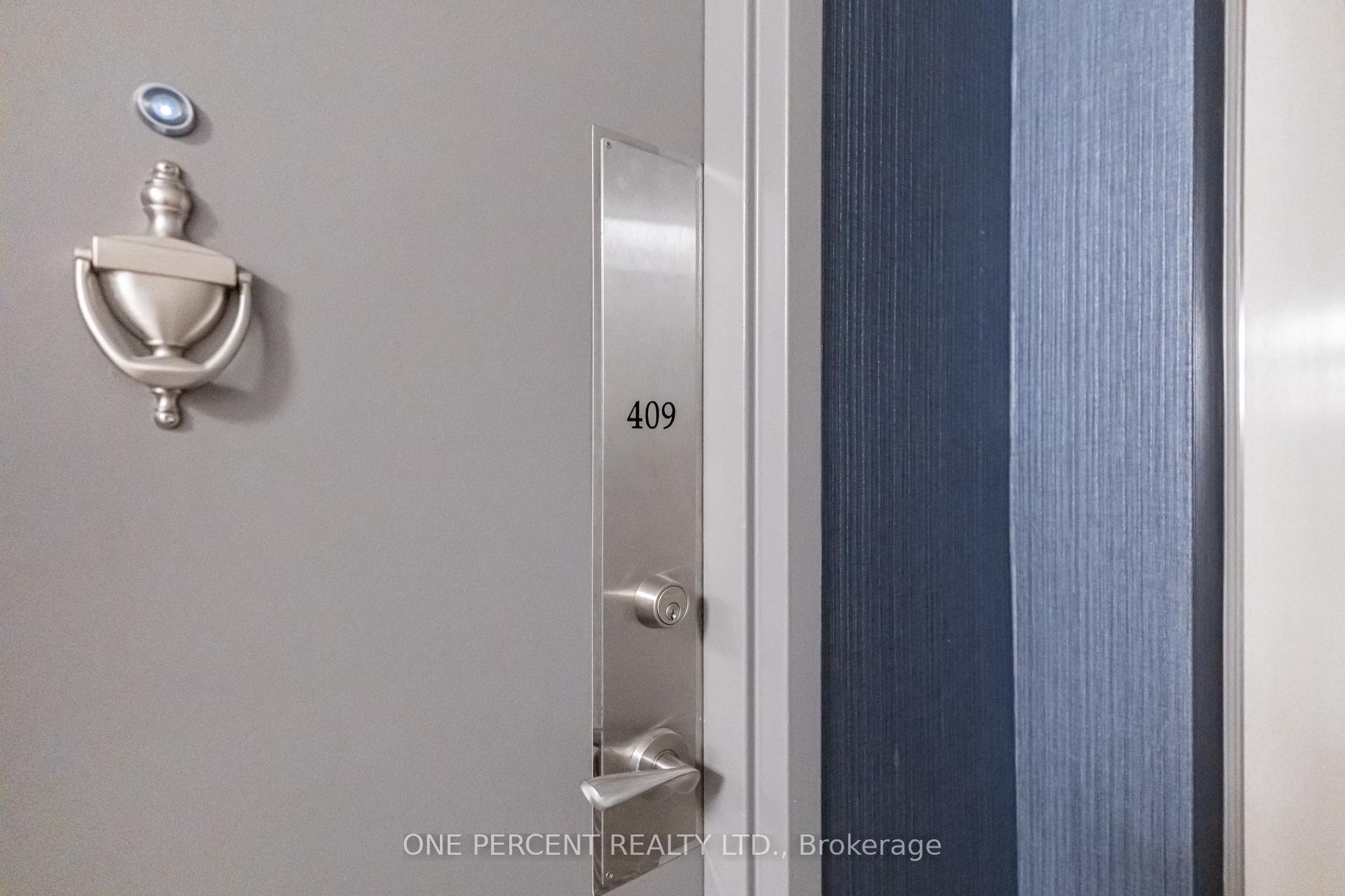 Photo 5 of Unit 409, 80 Inverlochy Boulevard, Markham, Royal Orchard — HOMEH