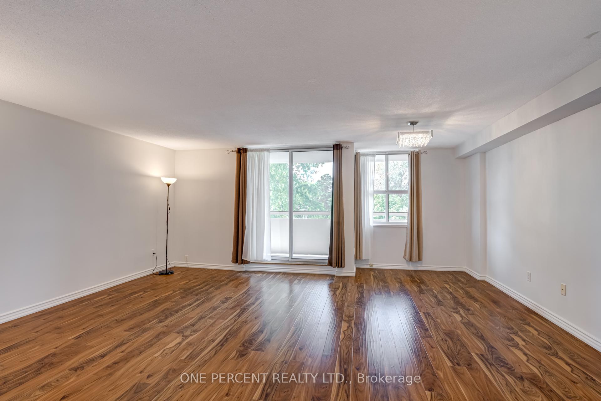 Photo 8 of Unit 409, 80 Inverlochy Boulevard, Markham, Royal Orchard — HOMEH