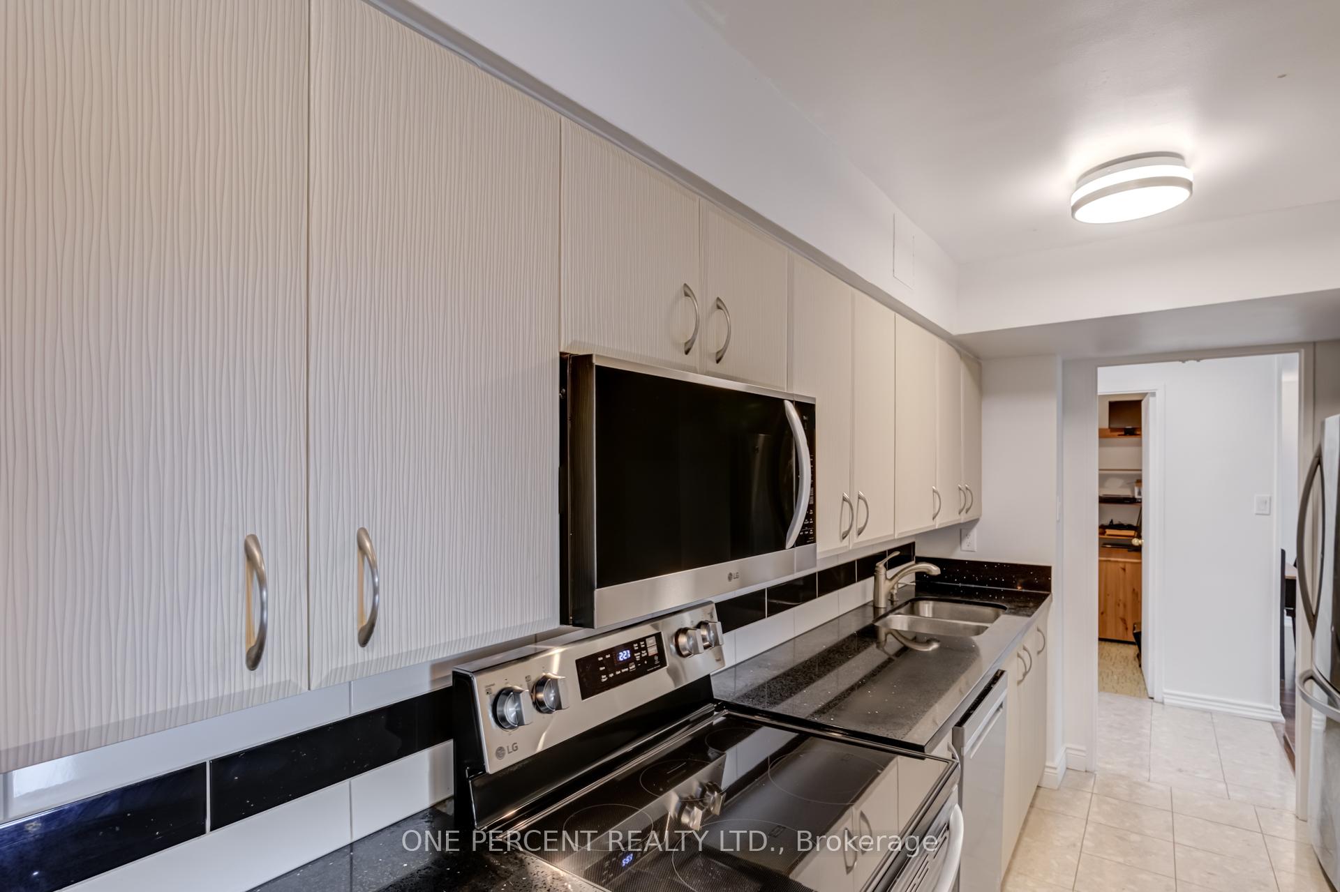 Photo 11 of Unit 409, 80 Inverlochy Boulevard, Markham, Royal Orchard — HOMEH