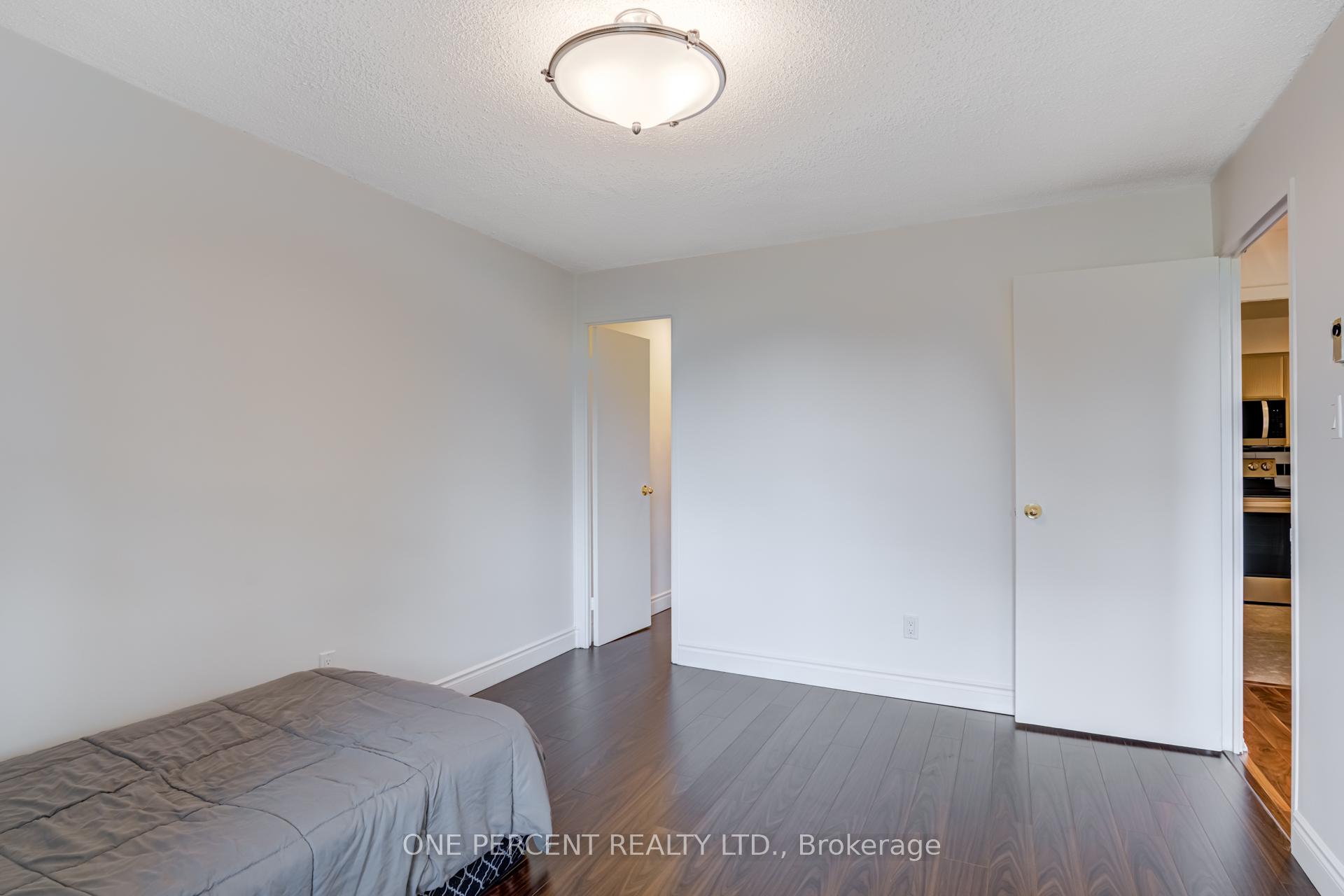 Photo 16 of Unit 409, 80 Inverlochy Boulevard, Markham, Royal Orchard — HOMEH