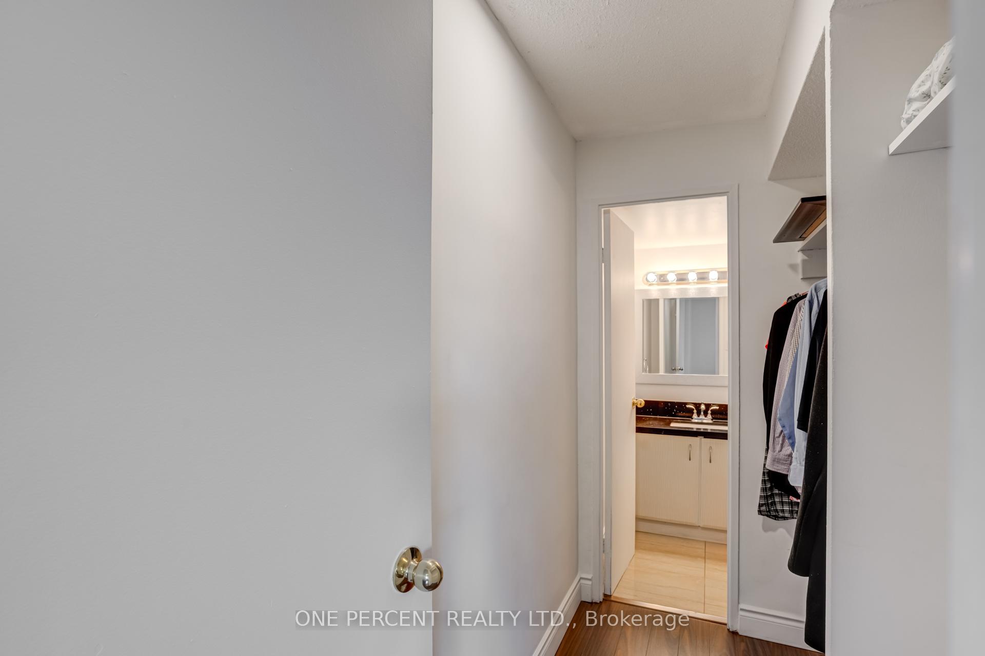 Photo 17 of Unit 409, 80 Inverlochy Boulevard, Markham, Royal Orchard — HOMEH