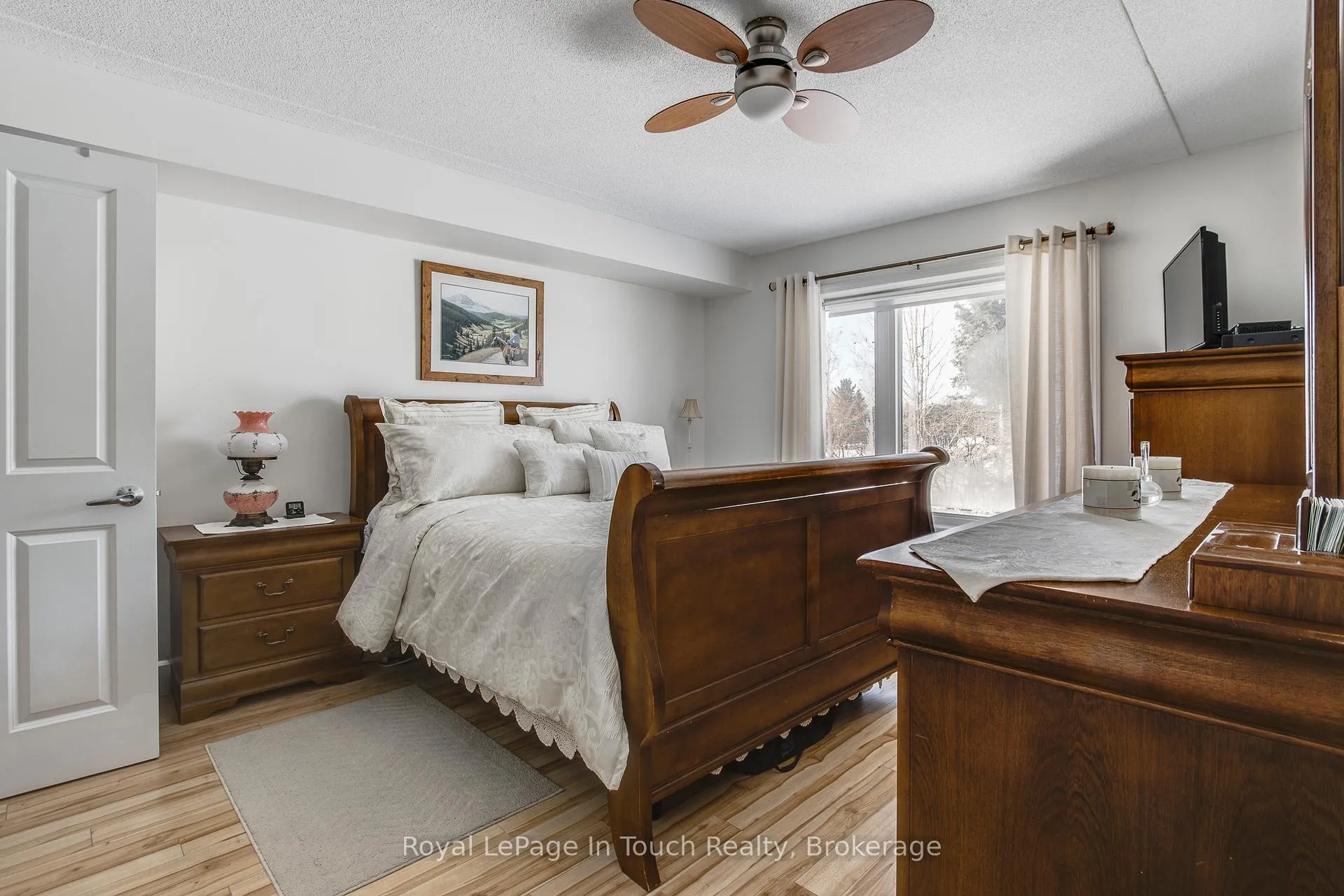 Photo 12 of Unit 315, 333 Lafontaine Road W, Tiny, Rural Tiny — HOMEH