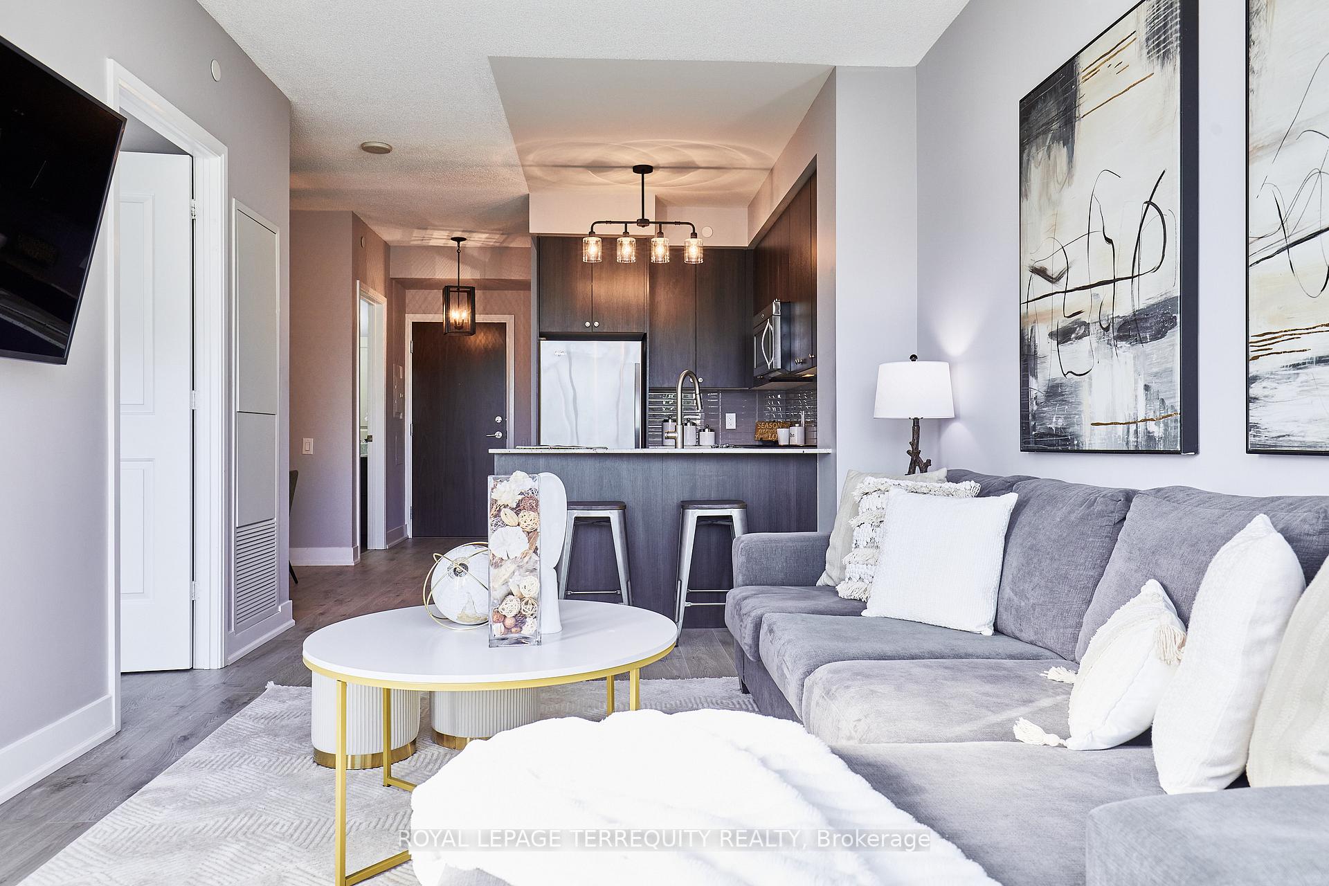 Photo 2 of Unit 428, 7608 Yonge Street, Vaughan, Crestwood-Springfarm-Yorkhill — HOMEH