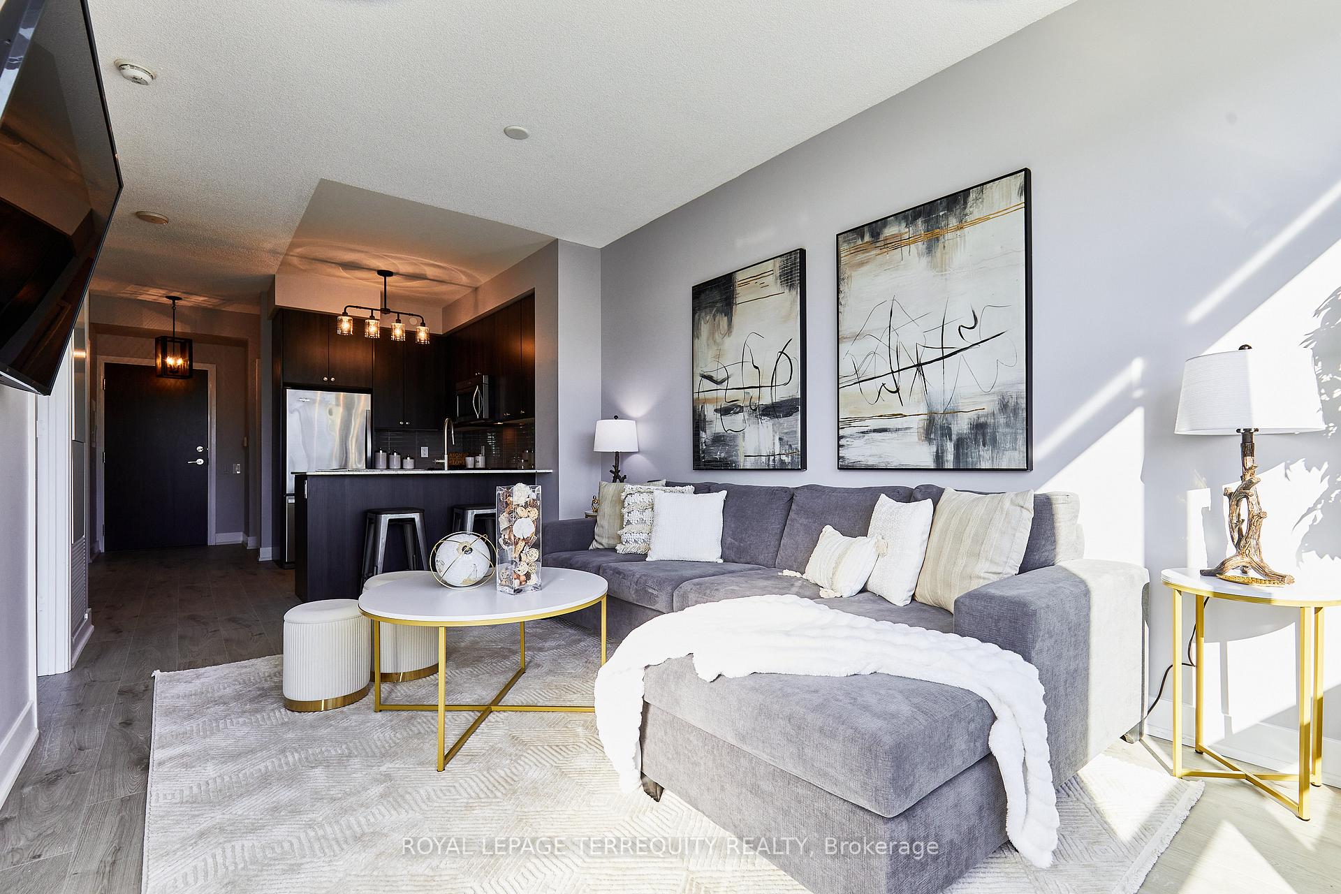 Photo 3 of Unit 428, 7608 Yonge Street, Vaughan, Crestwood-Springfarm-Yorkhill — HOMEH