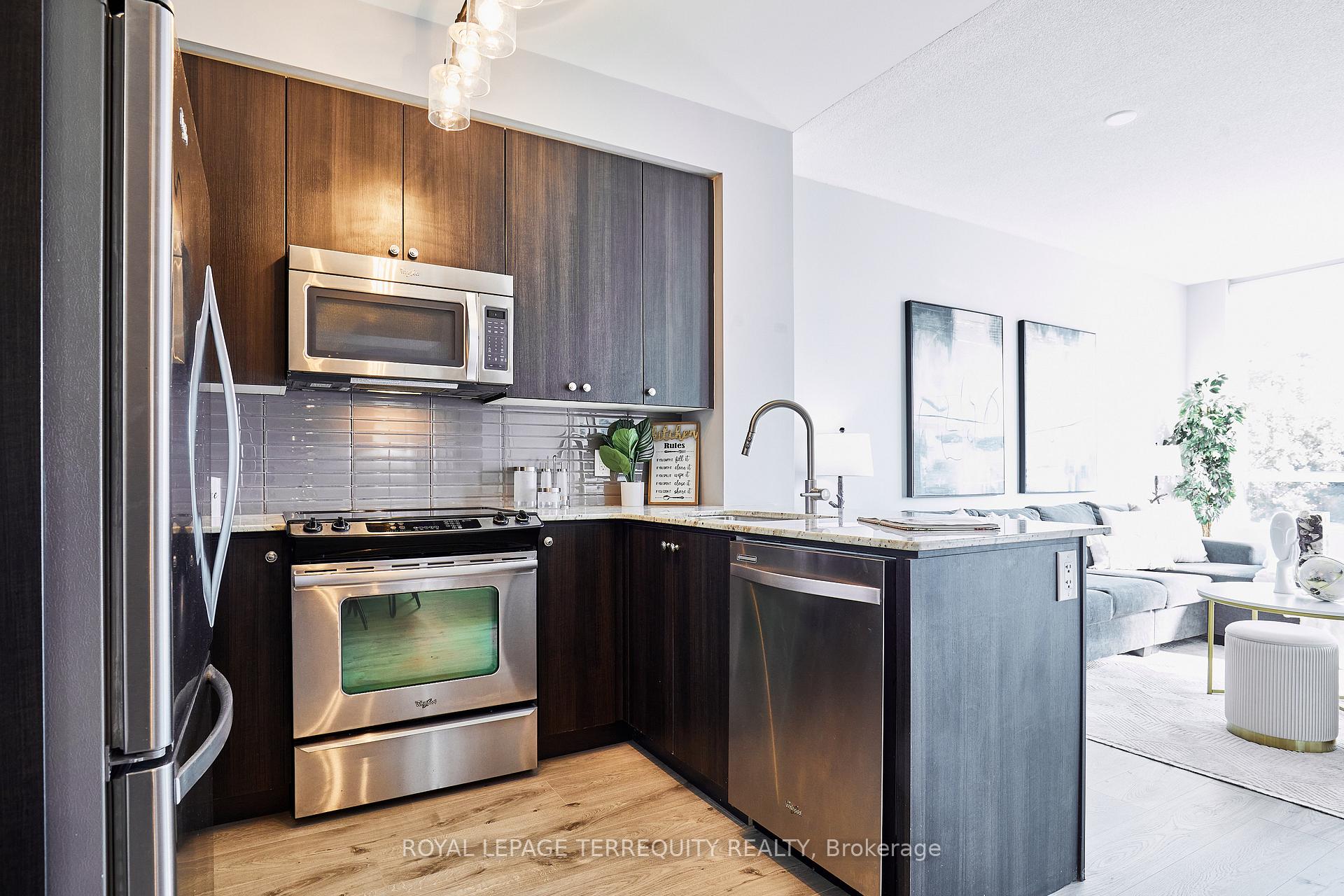 Photo 7 of Unit 428, 7608 Yonge Street, Vaughan, Crestwood-Springfarm-Yorkhill — HOMEH