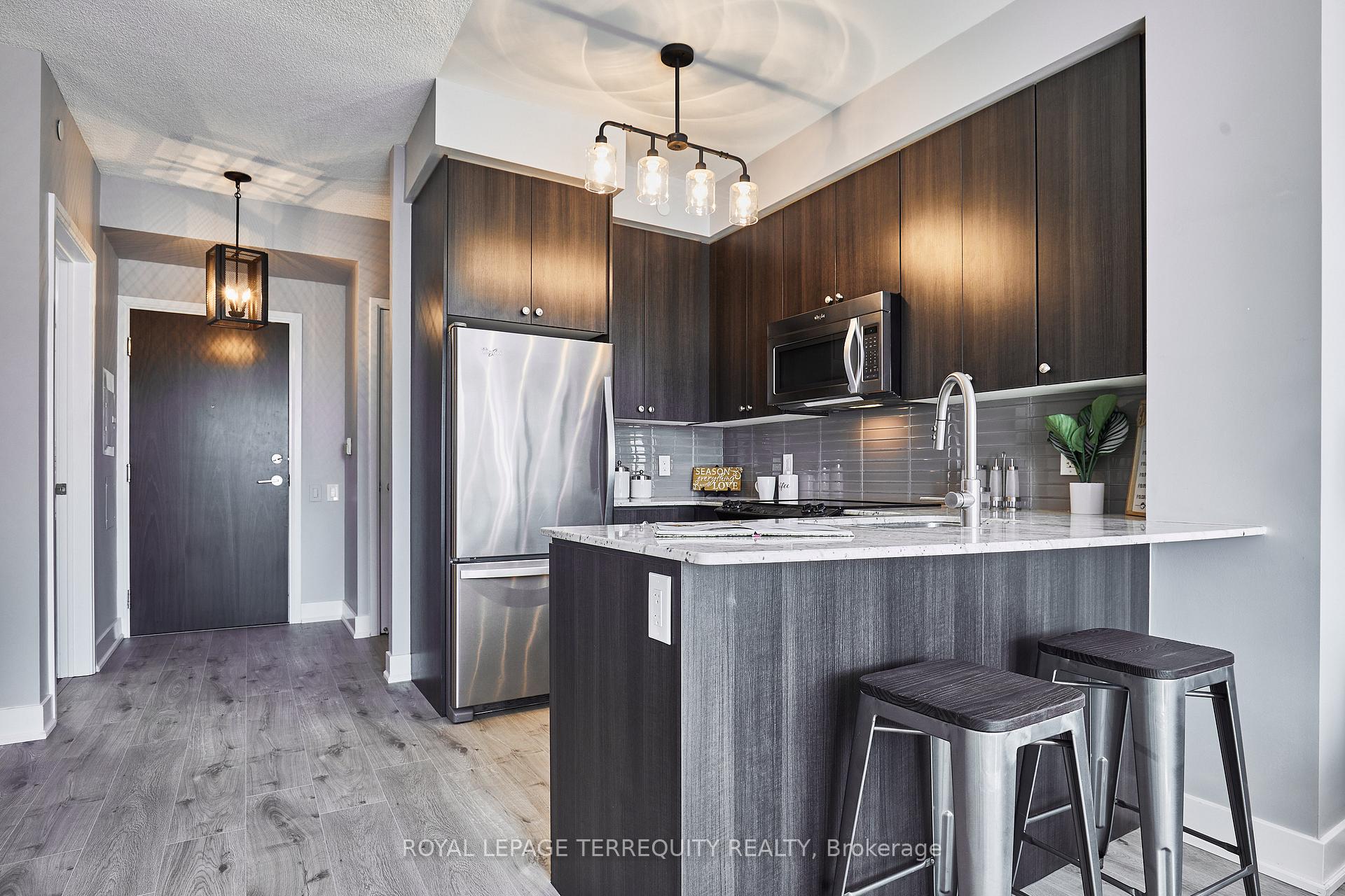 Photo 8 of Unit 428, 7608 Yonge Street, Vaughan, Crestwood-Springfarm-Yorkhill — HOMEH