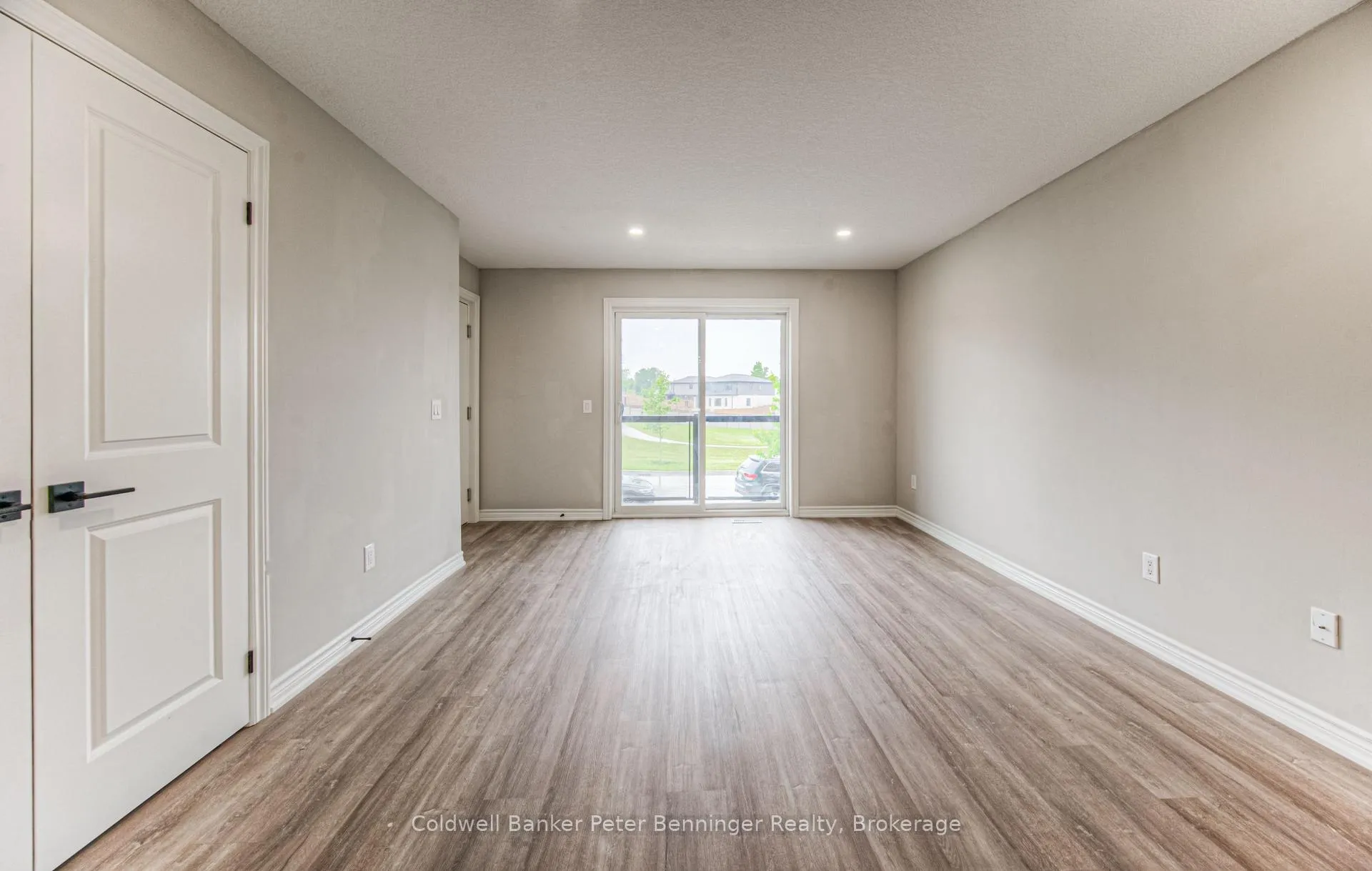 Photo 6 of 253 Chapel Hill Drive, Kitchener — HOMEH