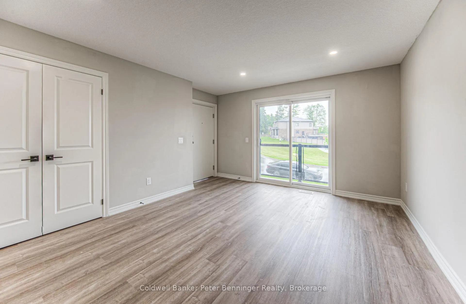 Photo 7 of 253 Chapel Hill Drive, Kitchener — HOMEH