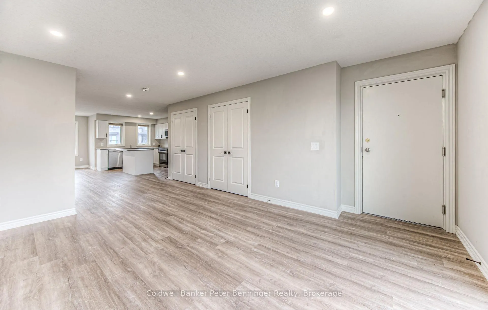 Photo 8 of 253 Chapel Hill Drive, Kitchener — HOMEH