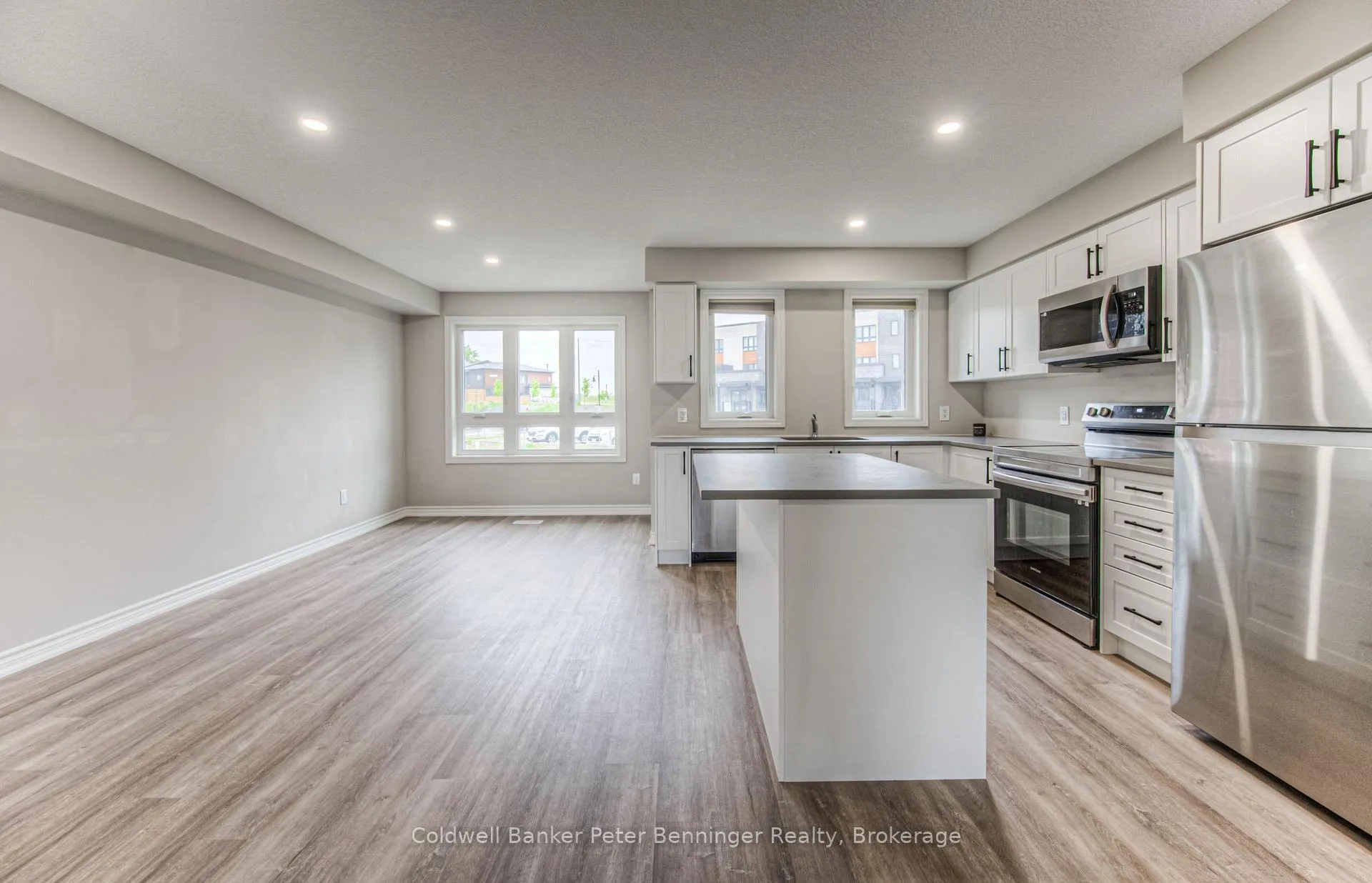 Photo 10 of 253 Chapel Hill Drive, Kitchener — HOMEH