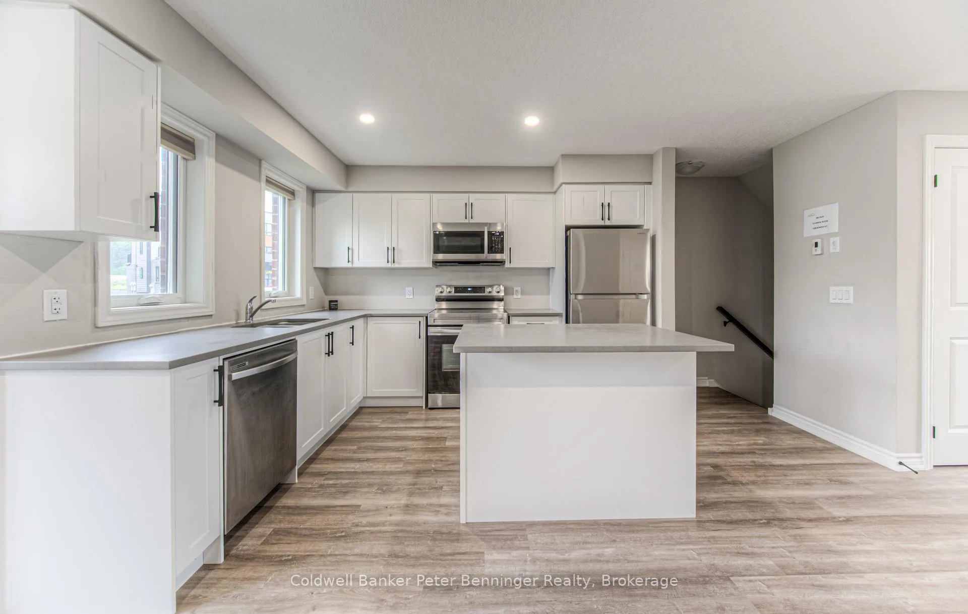 Photo 12 of 253 Chapel Hill Drive, Kitchener — HOMEH