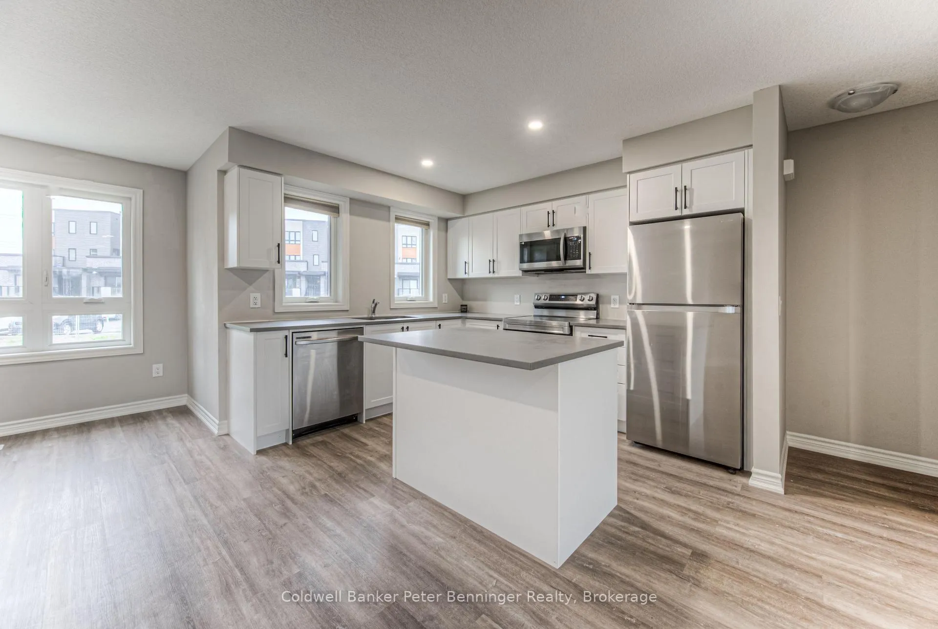 Photo 14 of 253 Chapel Hill Drive, Kitchener — HOMEH