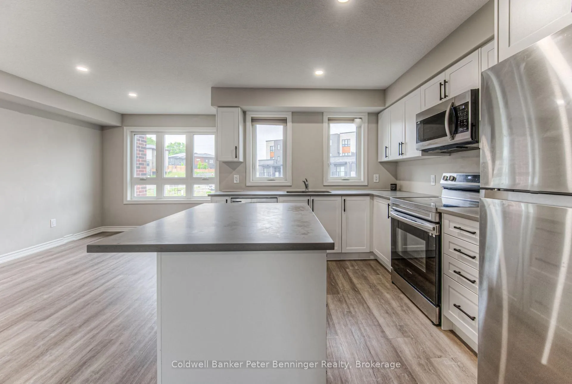 Photo 15 of 253 Chapel Hill Drive, Kitchener — HOMEH