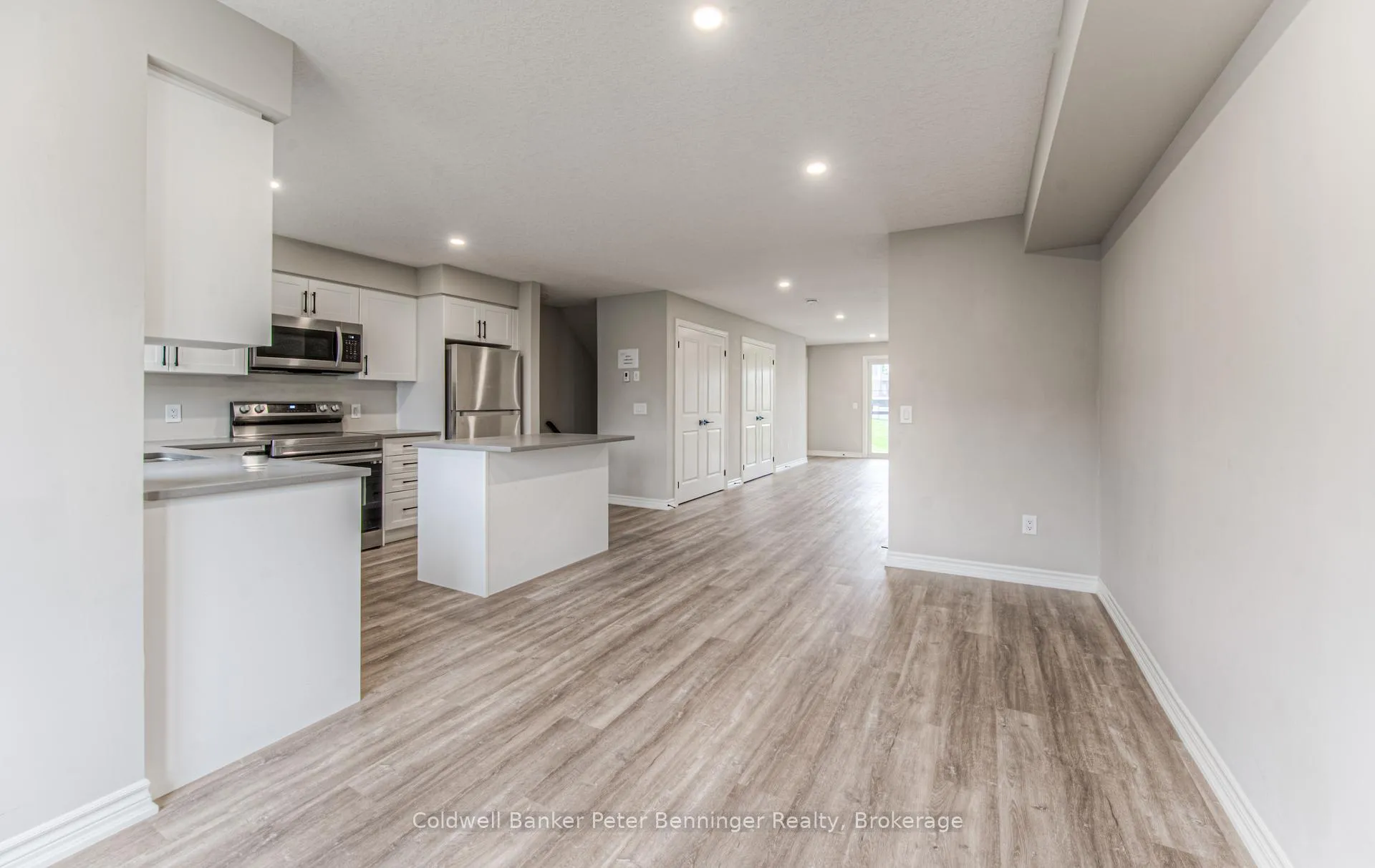 Photo 18 of 253 Chapel Hill Drive, Kitchener — HOMEH