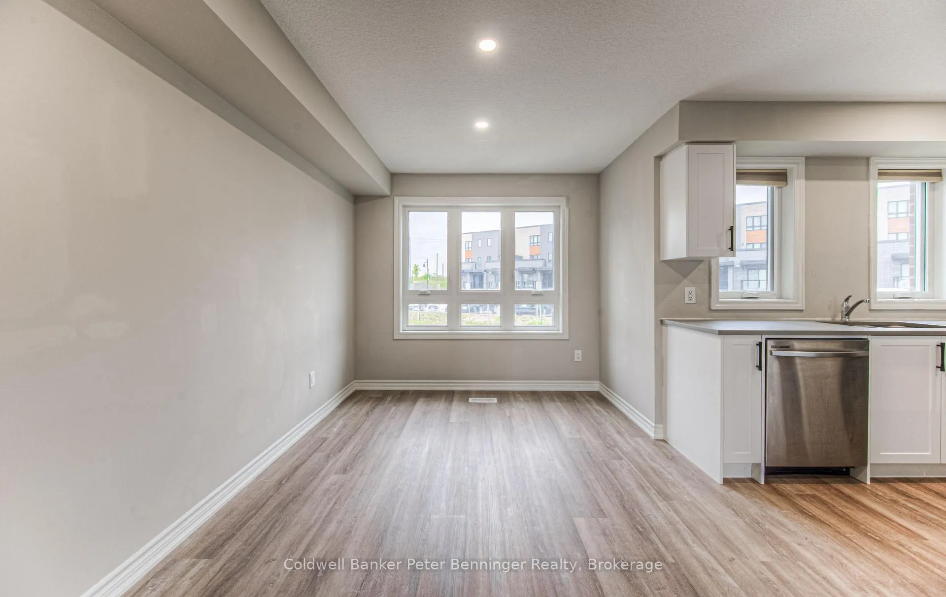 Photo 19 of 253 Chapel Hill Drive, Kitchener — HOMEH