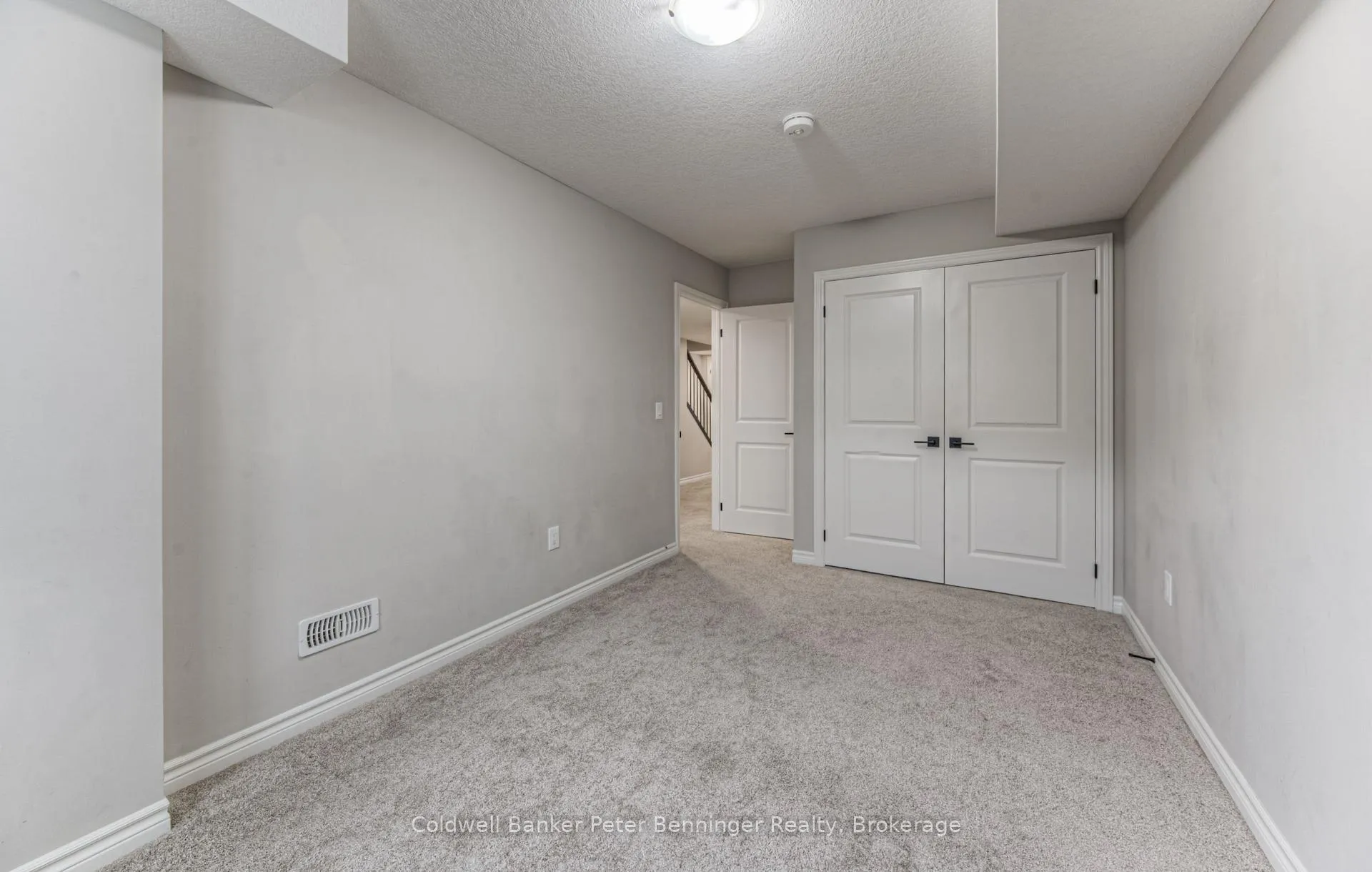 Photo 30 of 253 Chapel Hill Drive, Kitchener — HOMEH