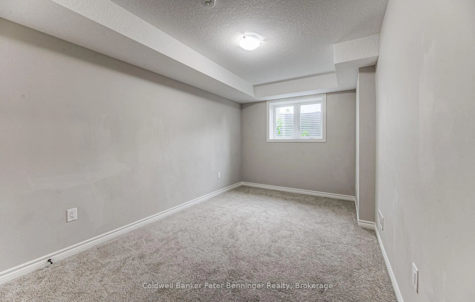 Photo 32 of 253 Chapel Hill Drive, Kitchener — HOMEH