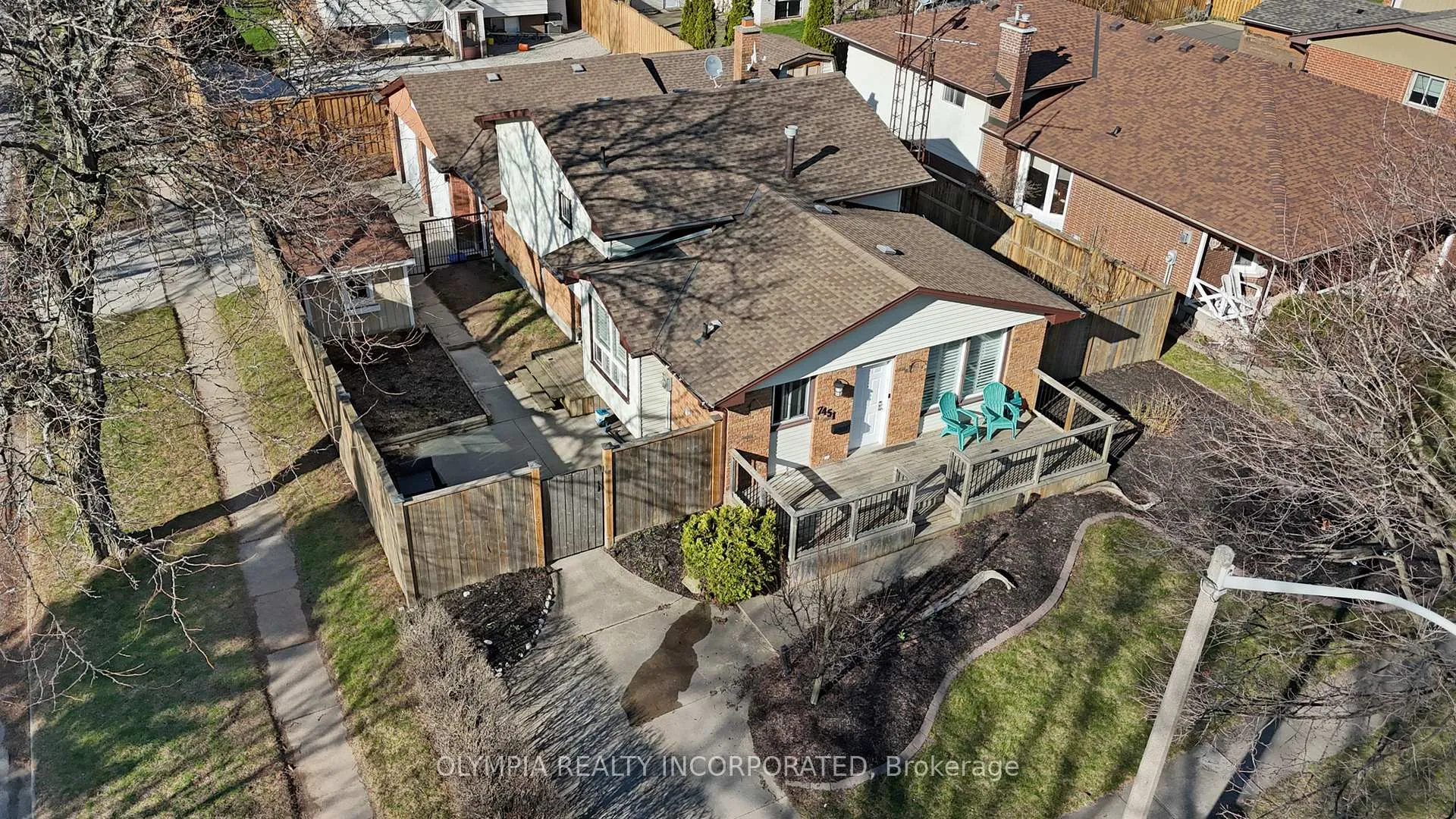 Photo 3 of 7451 Green Boughs Road, Niagara Falls, Casey — HOMEH