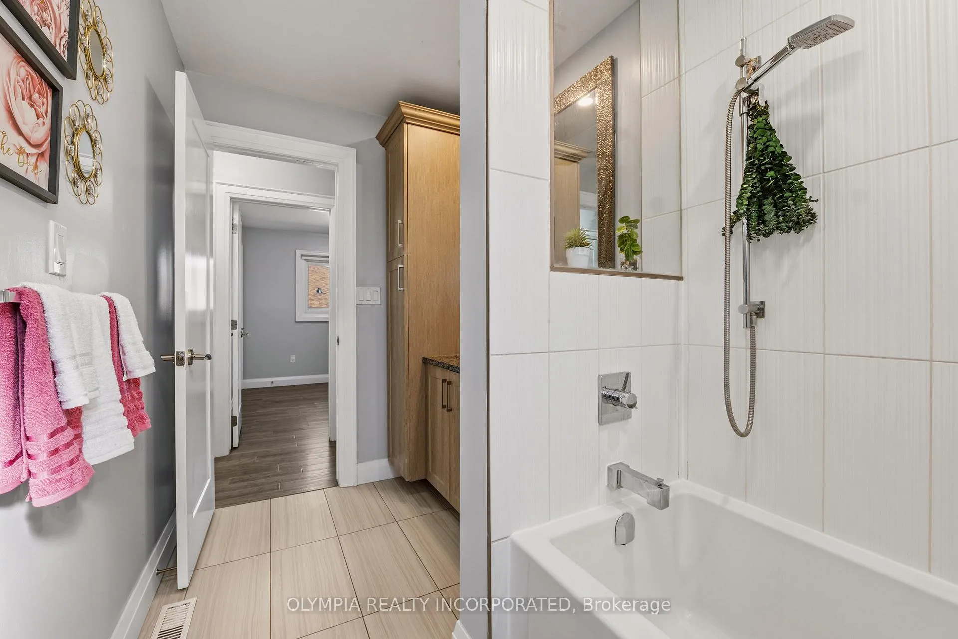 Photo 14 of 7451 Green Boughs Road, Niagara Falls, Casey — HOMEH