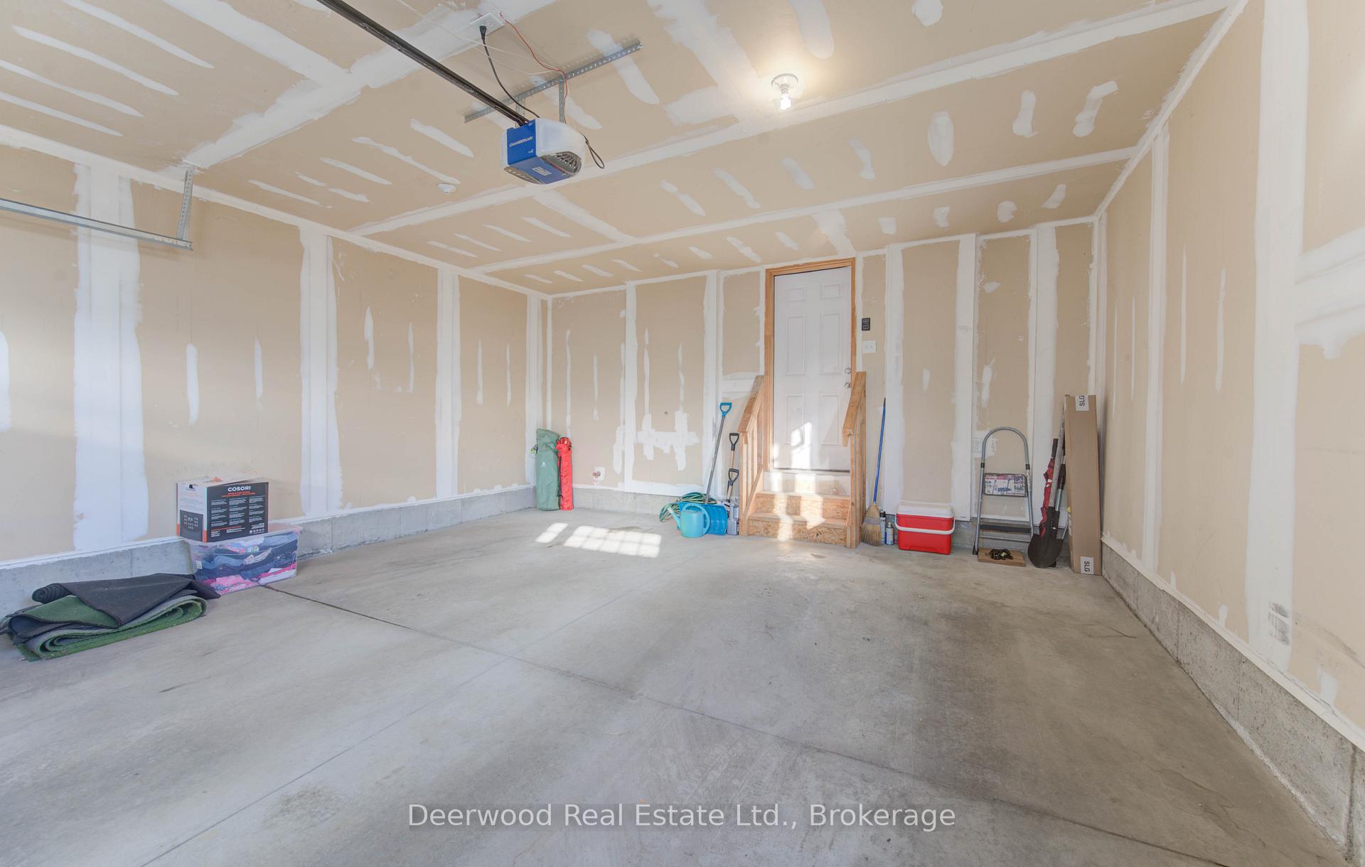 Photo 15 of 3 Nyles Drive, Kitchener — HOMEH