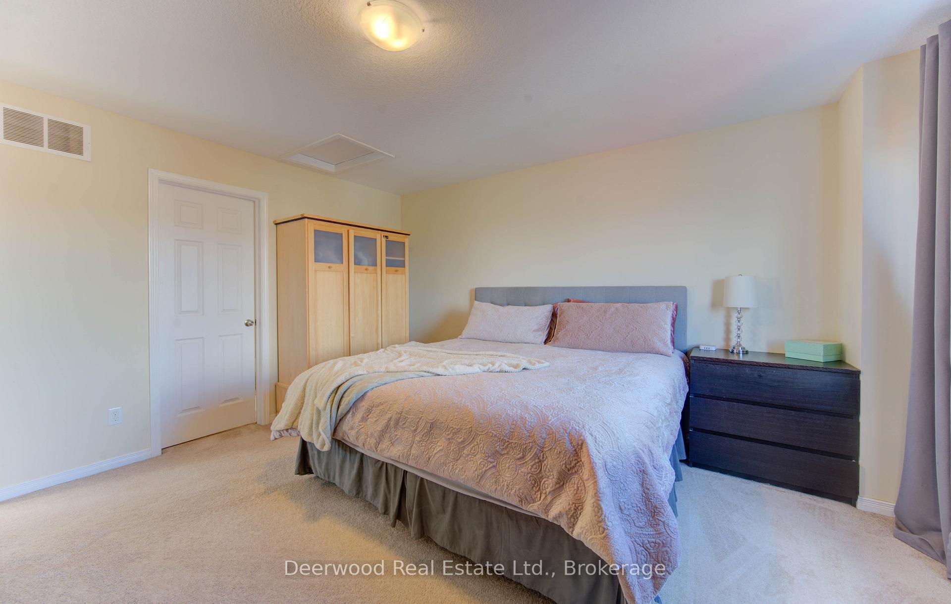 Photo 28 of 3 Nyles Drive, Kitchener — HOMEH
