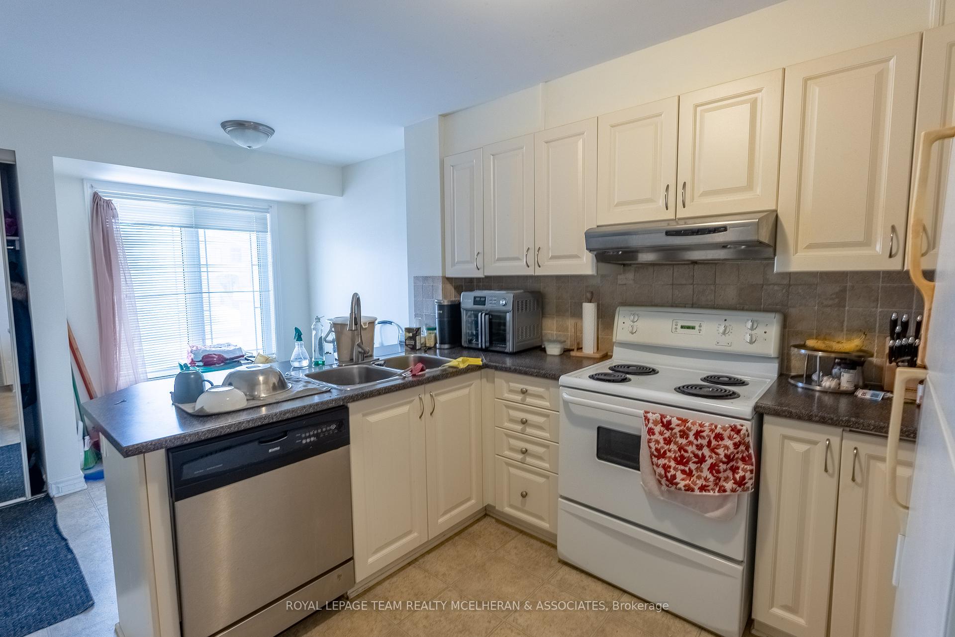 Photo 7 of Unit 35, 618 Chapman Mills Drive, Ottawa, Barrhaven - Strandherd — HOMEH