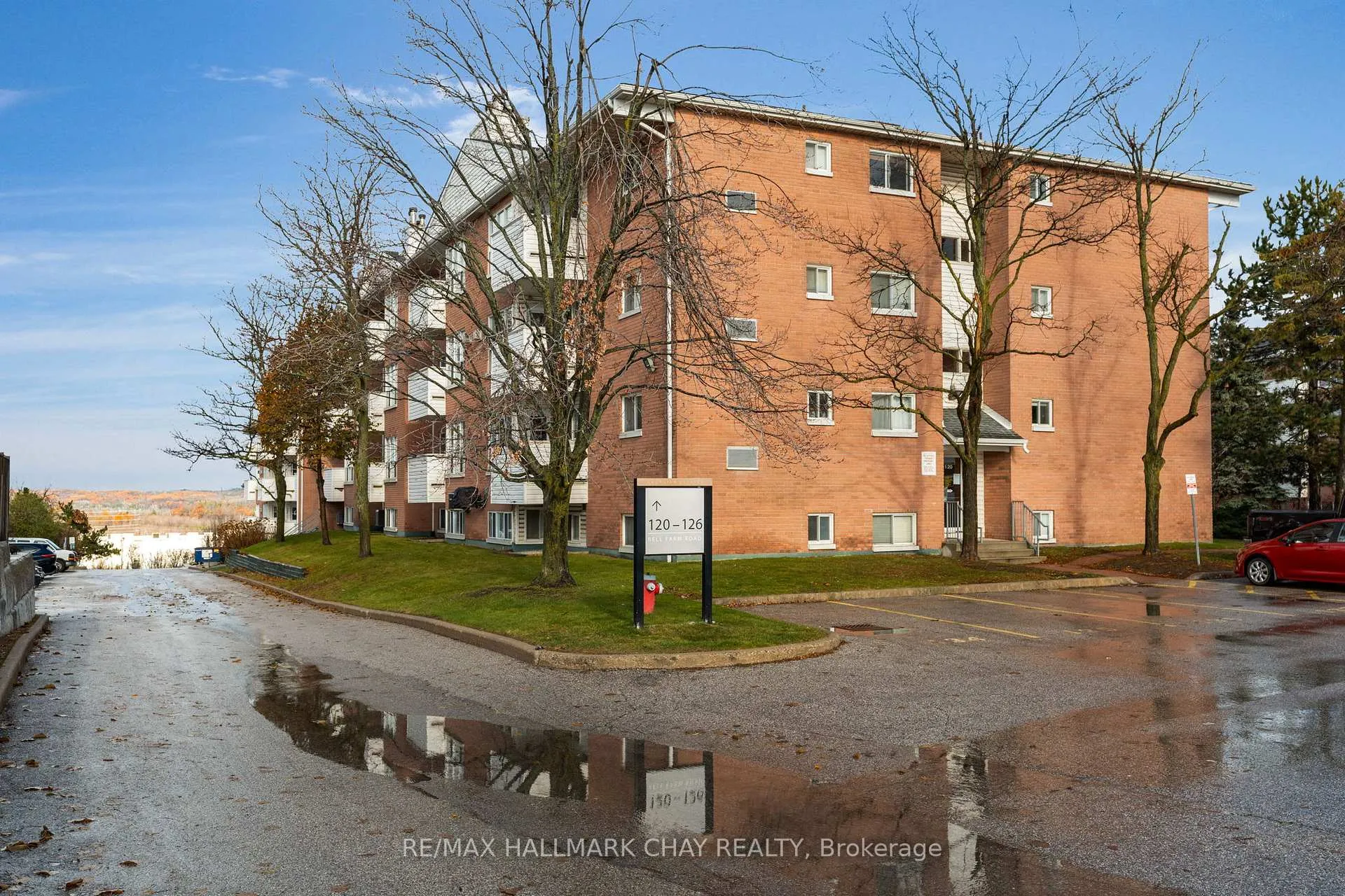Photo 3 of Unit 108, 120 Bell Farm Road, Barrie, Alliance — HOMEH