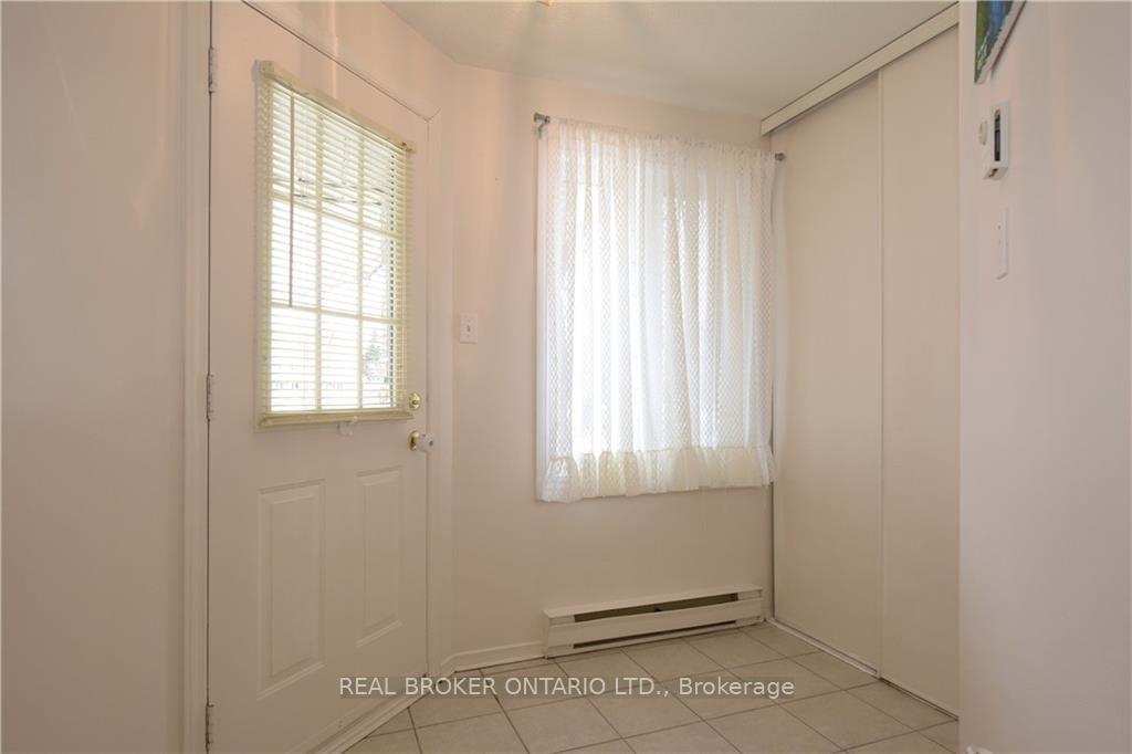Photo 2 of 123 Briston Private, Ottawa, Hunt Club Park — HOMEH