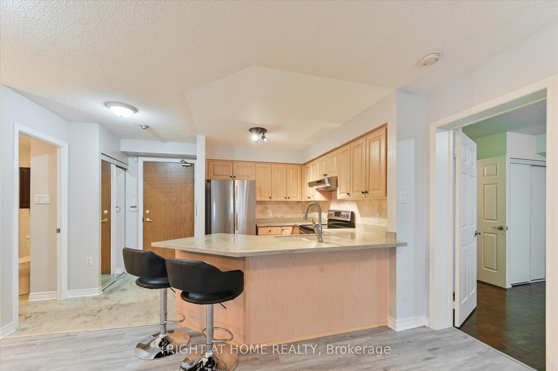 Photo 8 of Unit 204, 245 Pine Grove Road, Vaughan, Islington Woods — HOMEH