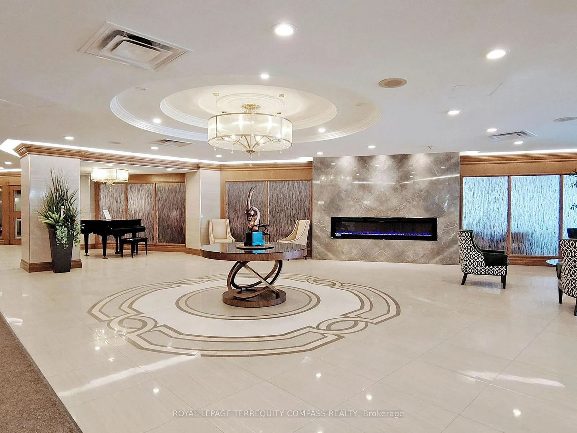 Photo 4 of Unit PH5, 610 Bullock Drive, Markham, Markville — HOMEH